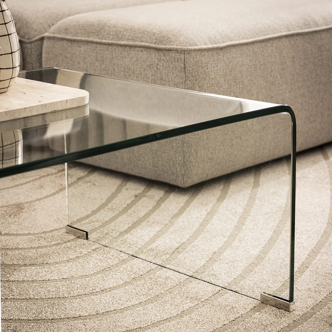 Table basse Nido en verre trempé cintré