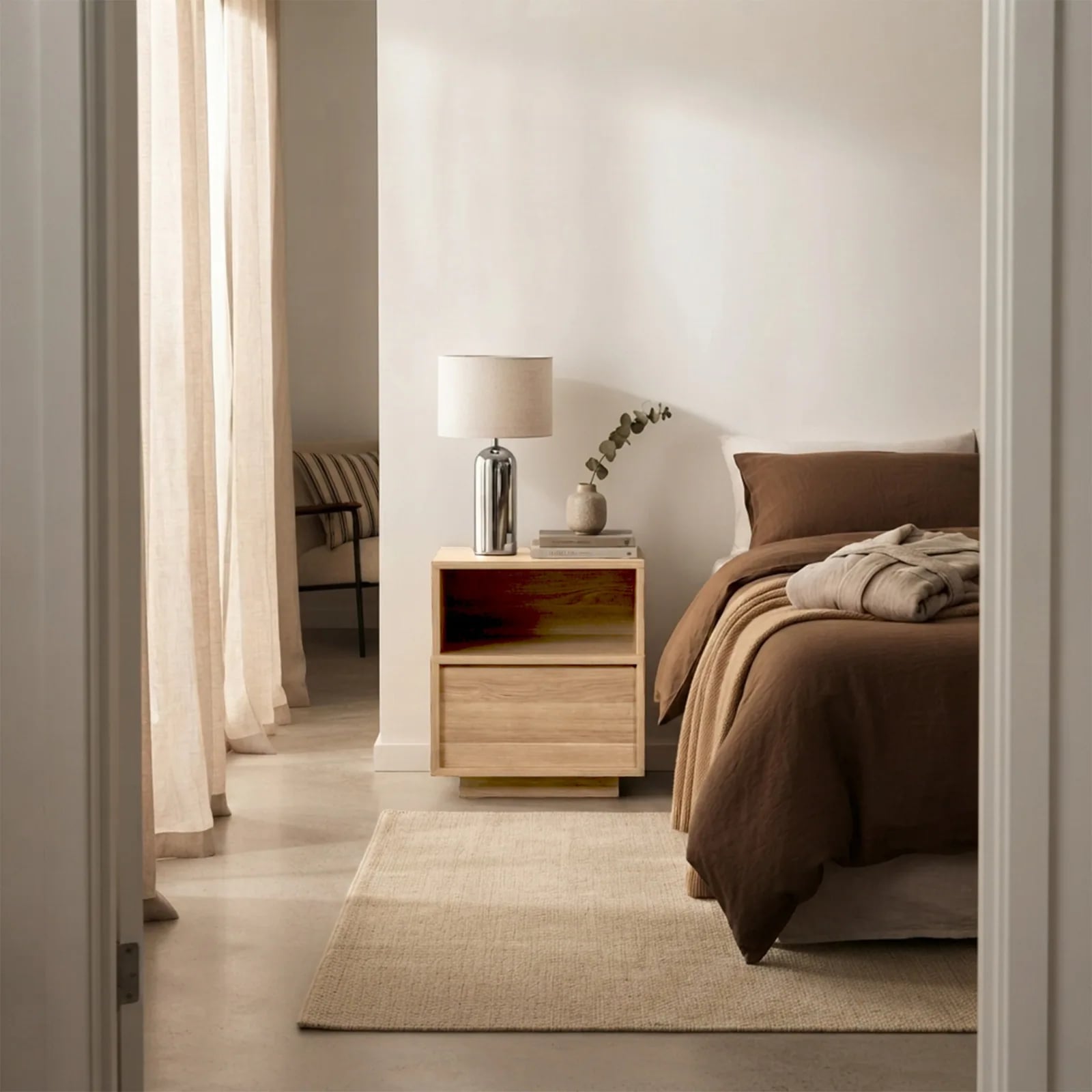 Table de chevet Joy blanche avec tiroir et niche