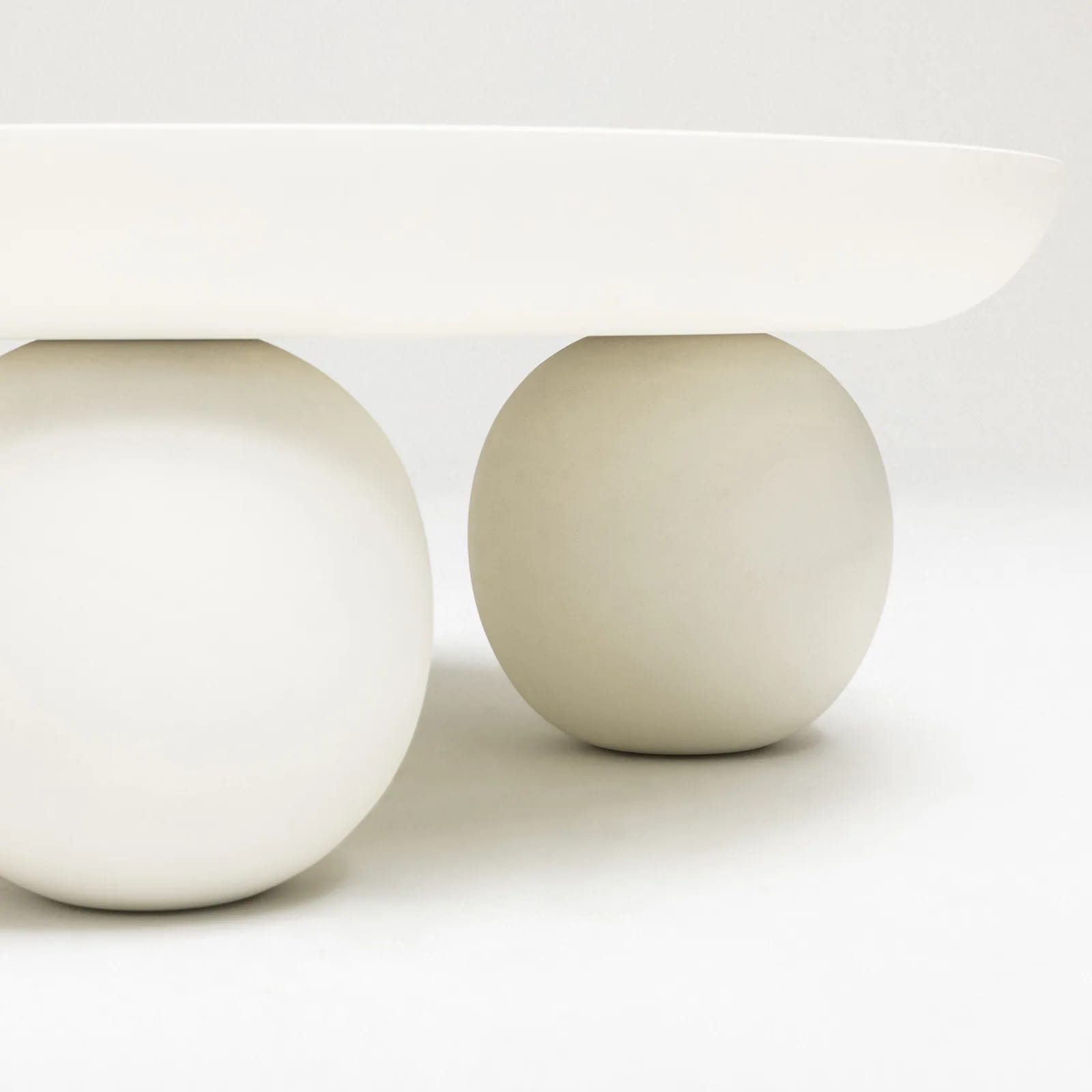 Table basse Bungin dans un salon clair