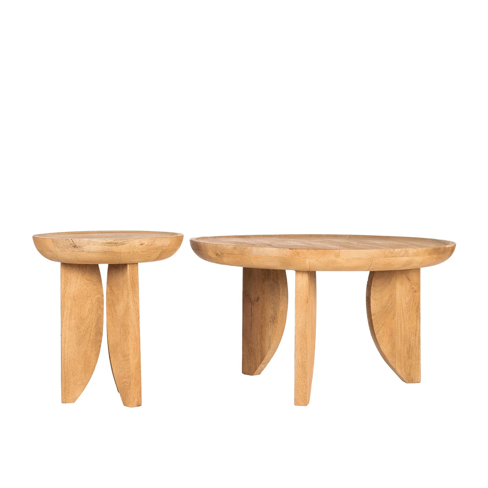 Table basse Jepara dans un salon lumineux