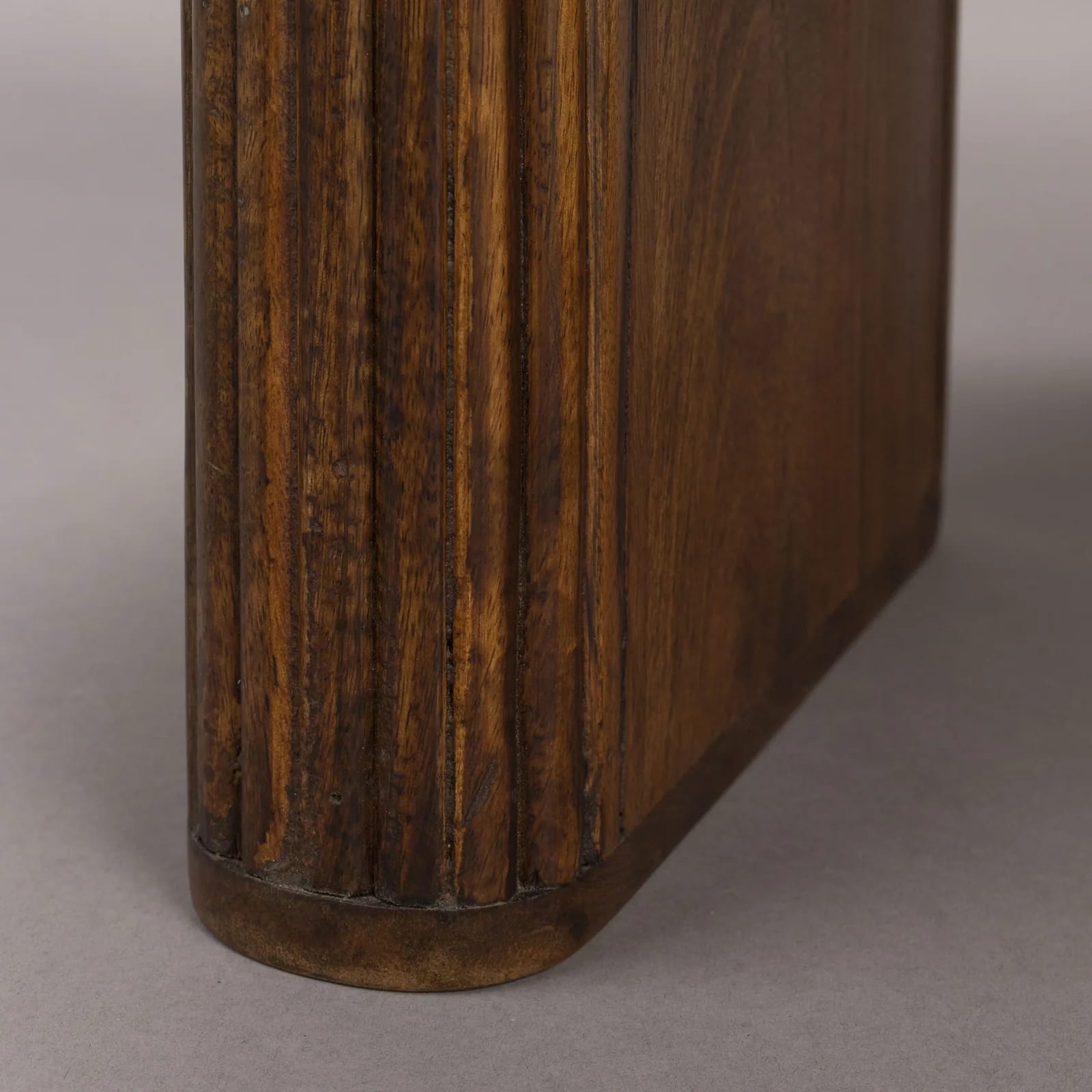 Table basse Tilon vue de trois quarts