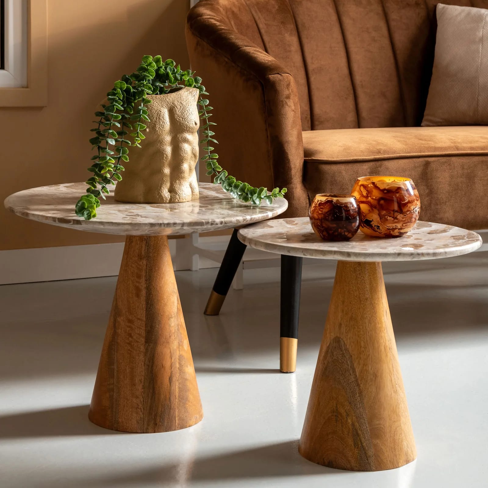 Table d'appoint Force en manguier massif