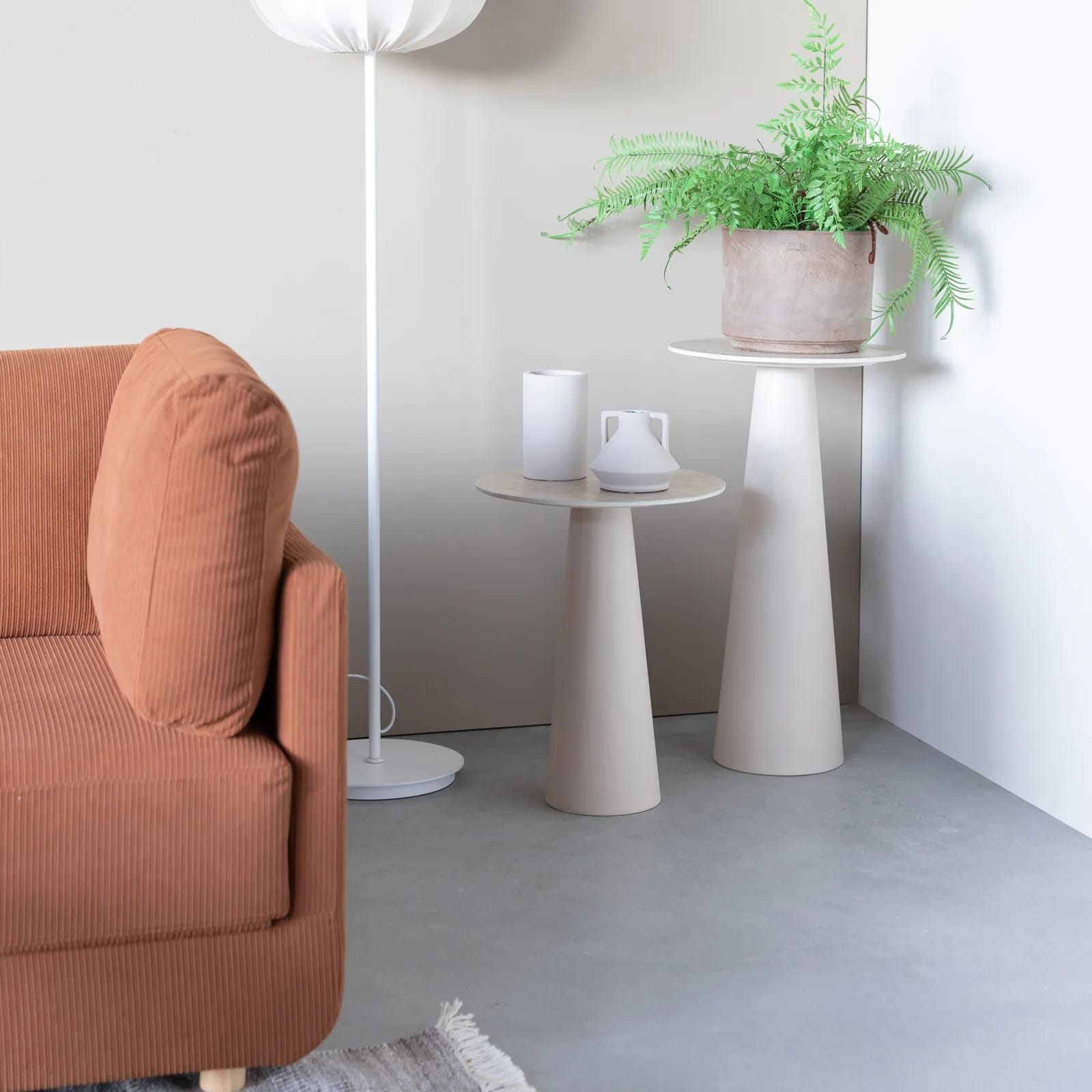 Table d'appoint haute Joya au plateau céramique effet travertin