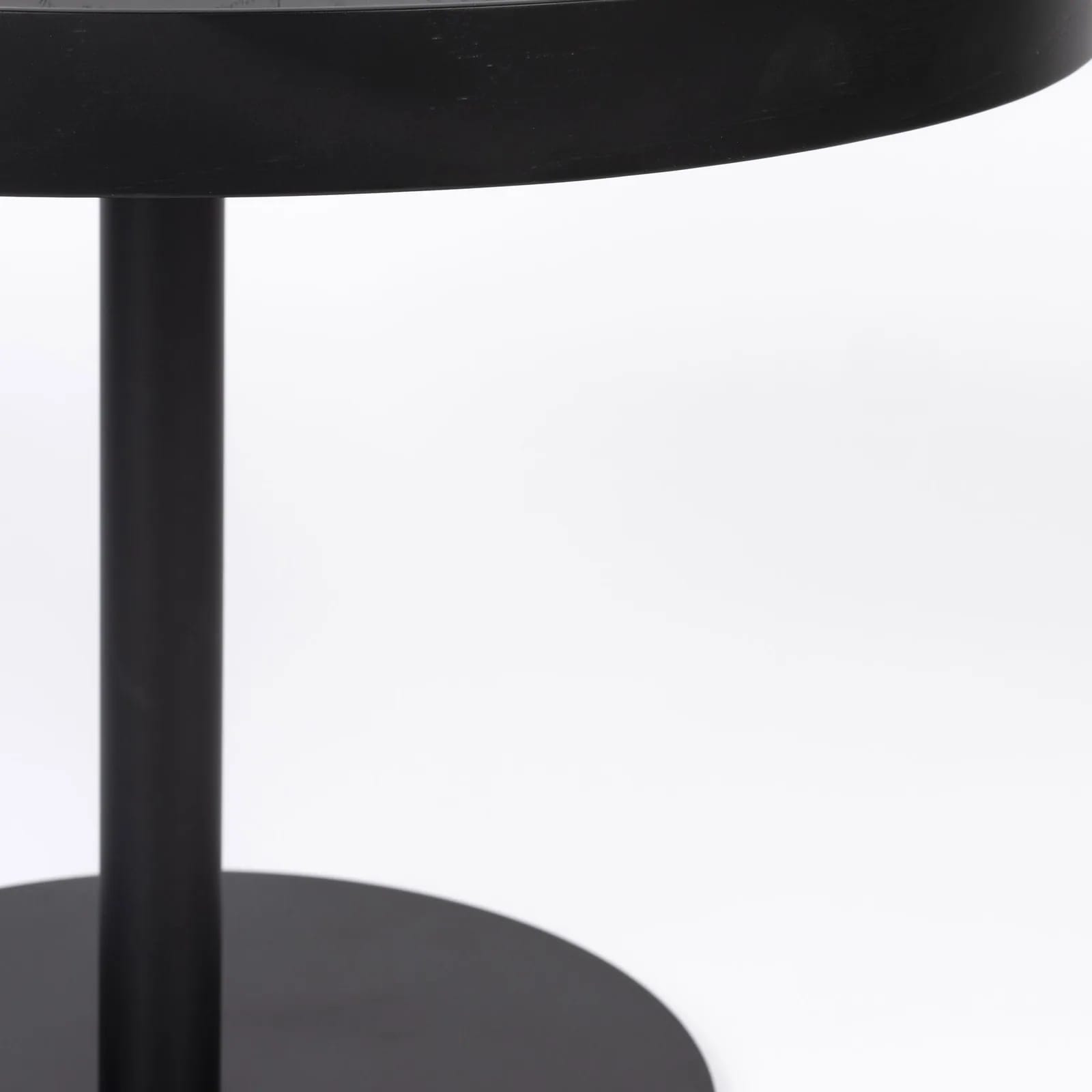 Piètement des tables gigognes Yuri